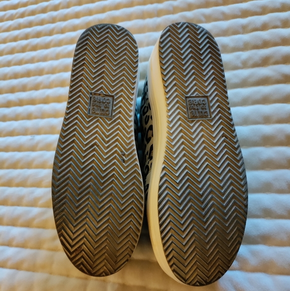 Cute to the core cheetah print sneakers - Picture 6 of 6